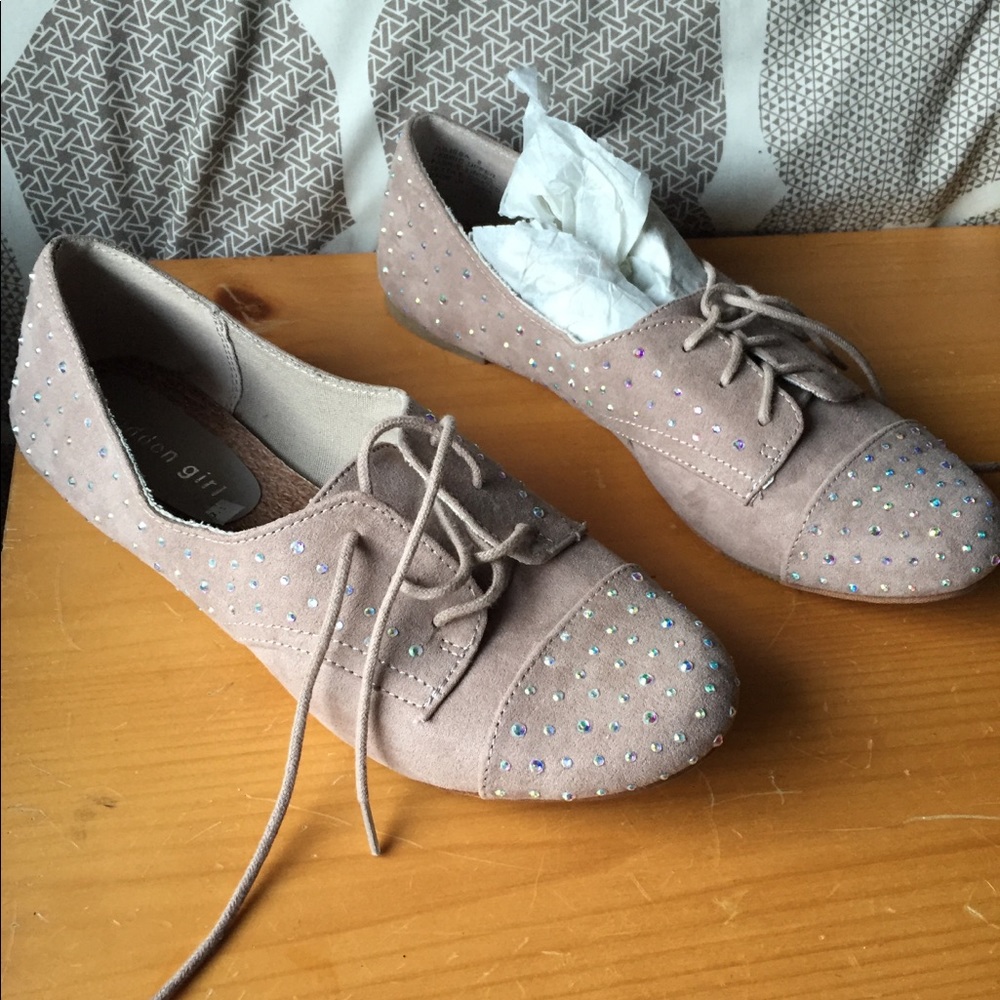 NWOT Madden Girl Julissa oxford flats